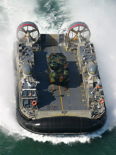 フリー画像|船舶/ボート|軍用船|輸送船|ホバークラフト|LCAC-62|エア・クッション型揚陸艇|
