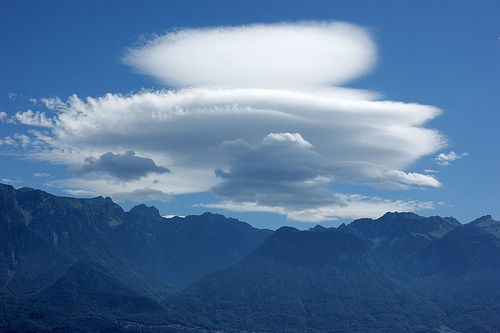 フリー画像|自然風景|空の風景|雲の風景|山の風景|スイス|