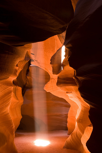 フリー画像|自然風景|峡谷の風景|アッパーアンテロープキャニオン|アメリカ風景|アリゾナ州|太陽光線|