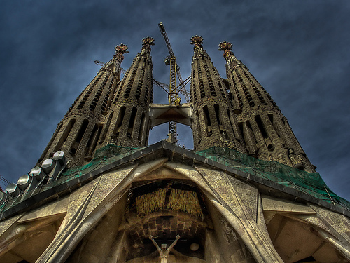 フリー画像|人工風景|建造物/建築物|教会/聖堂|サグラダ・ファミリア|HDR画像|スペイン風景|バルセロナ|