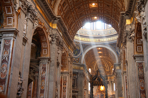 フリー画像|人工風景|建造物/建築物|教会/聖堂|インテリア|太陽光線|サン・ピエトロ大聖堂|イタリア風景|ローマ|