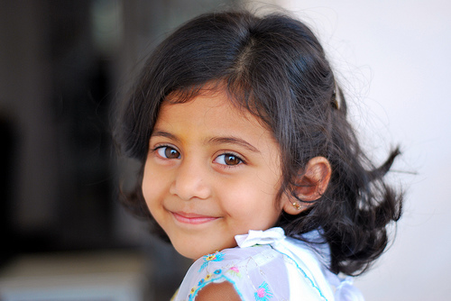 フリー画像|人物写真|子供ポートレイト|外国の子供|少女/女の子|インド人|フリー素材|